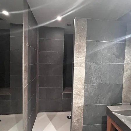 2 Bedroom With Ac Next To The Martinez Cannes